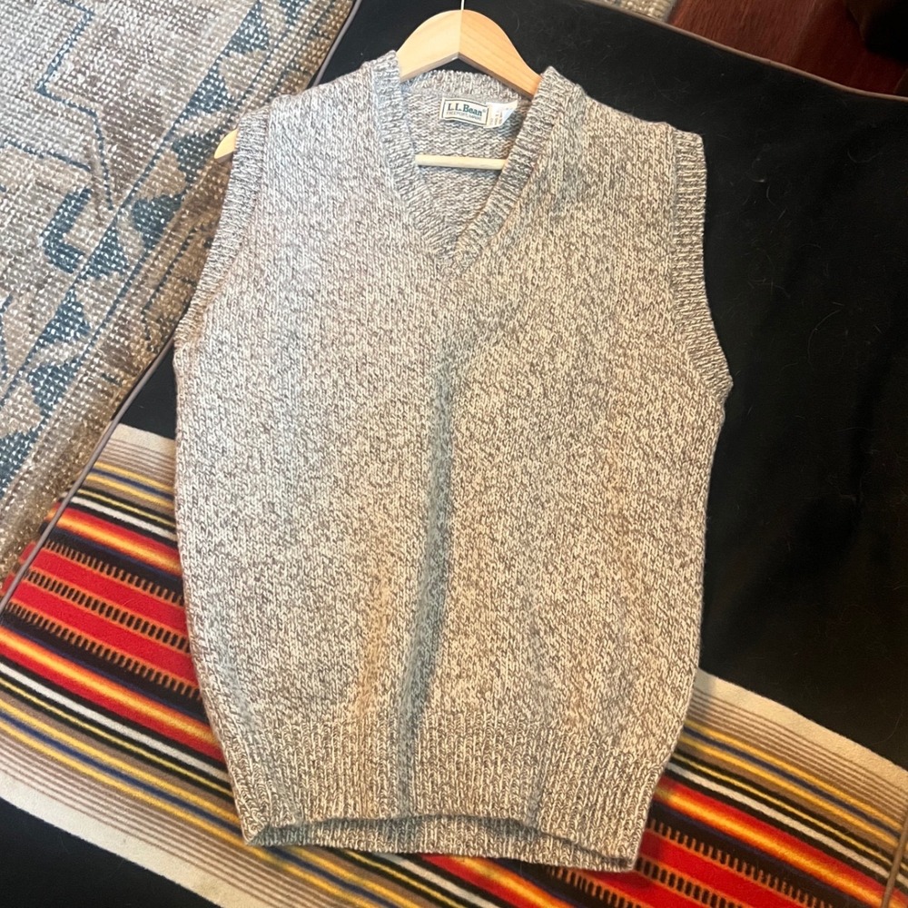 LL Bean Mens Large Vintage Wool Blend V-Neck Sweater Vest Oatmeal Marl 2563